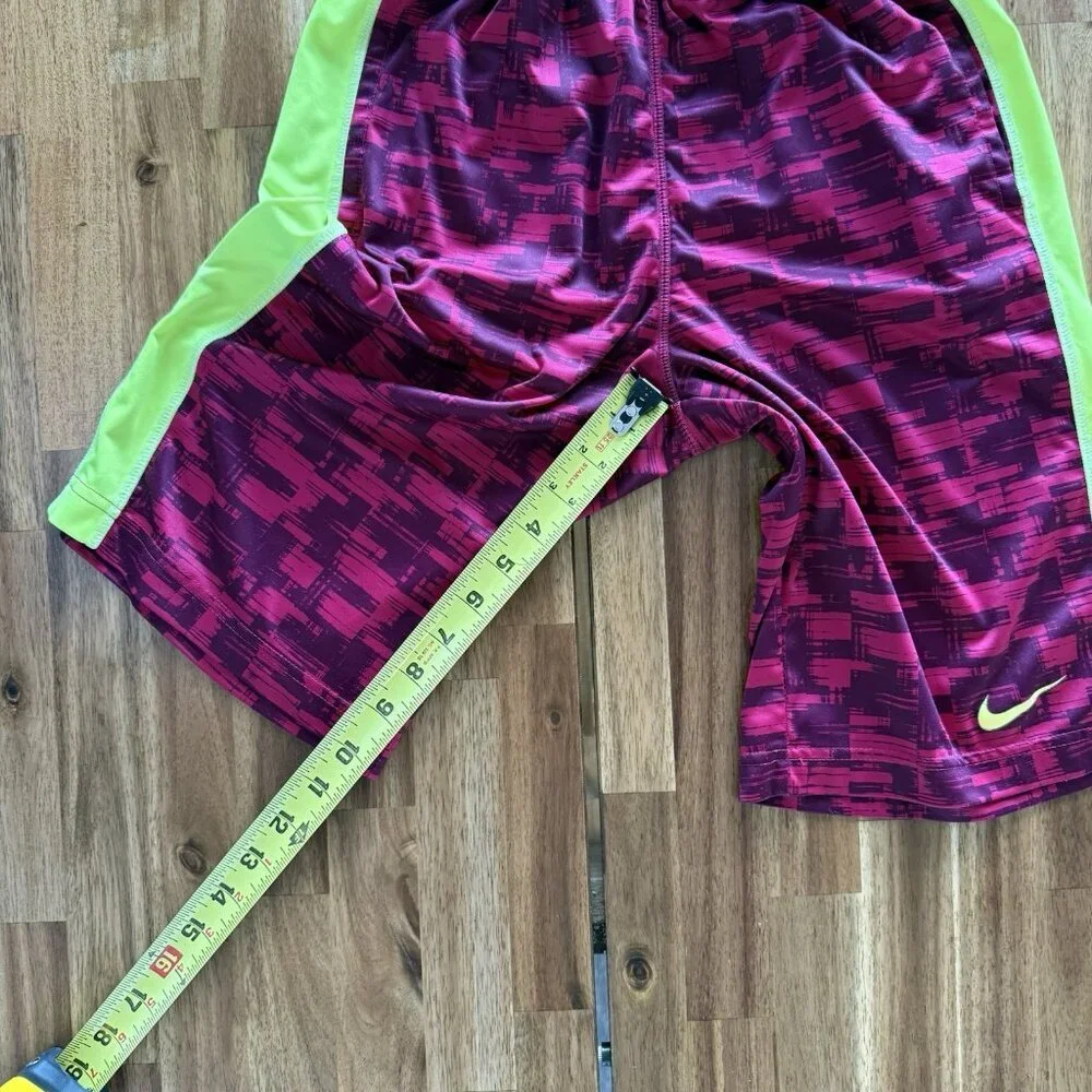 Nike Athletic Shorts BOY YOUTH Size LARGE Basketball Skateboarding Loose Fit‎